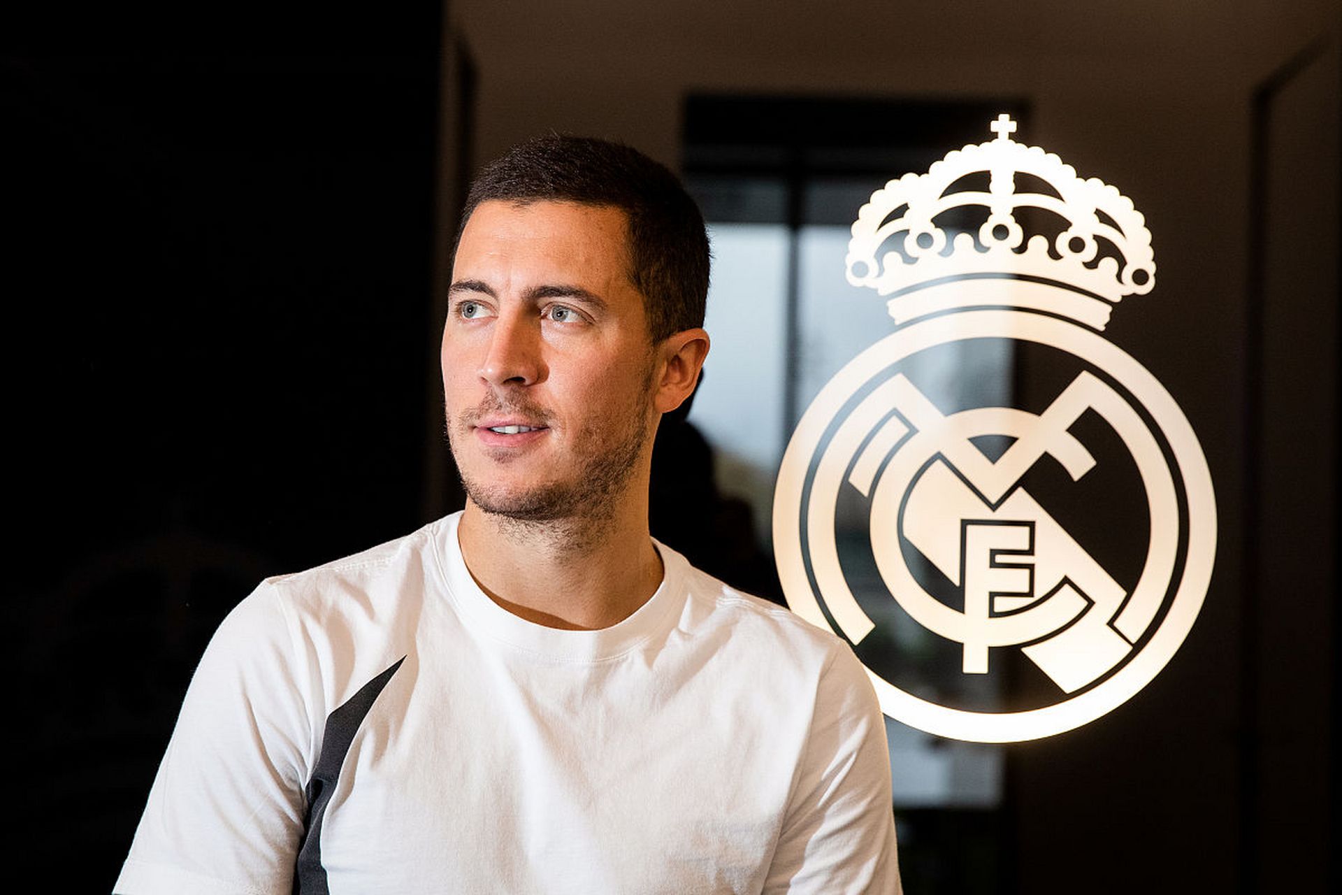 九游官方服务包含皇家马德里国际比赛日官宣签约今夜AC米兰备战欧联，媒体一致点评：加时末段洛杉矶快船强势反弹的词条